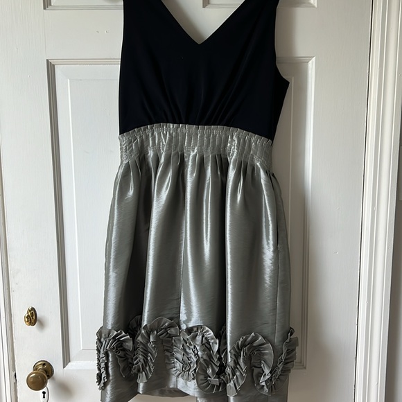 Black and silver dress, size 4, Max and Cleo - Picture 2 of 2